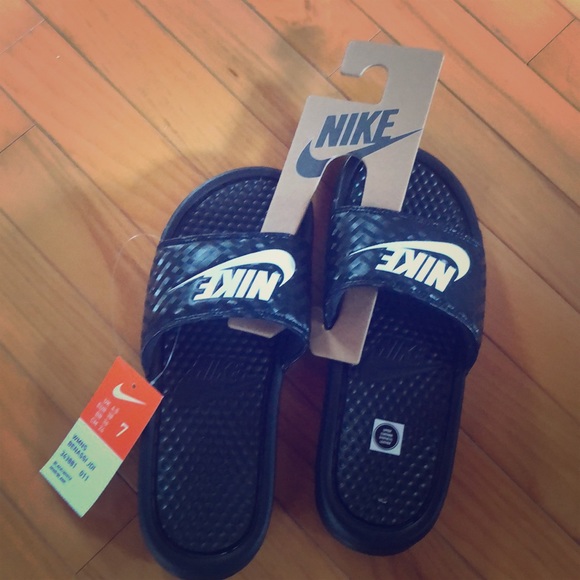 modells nike slides